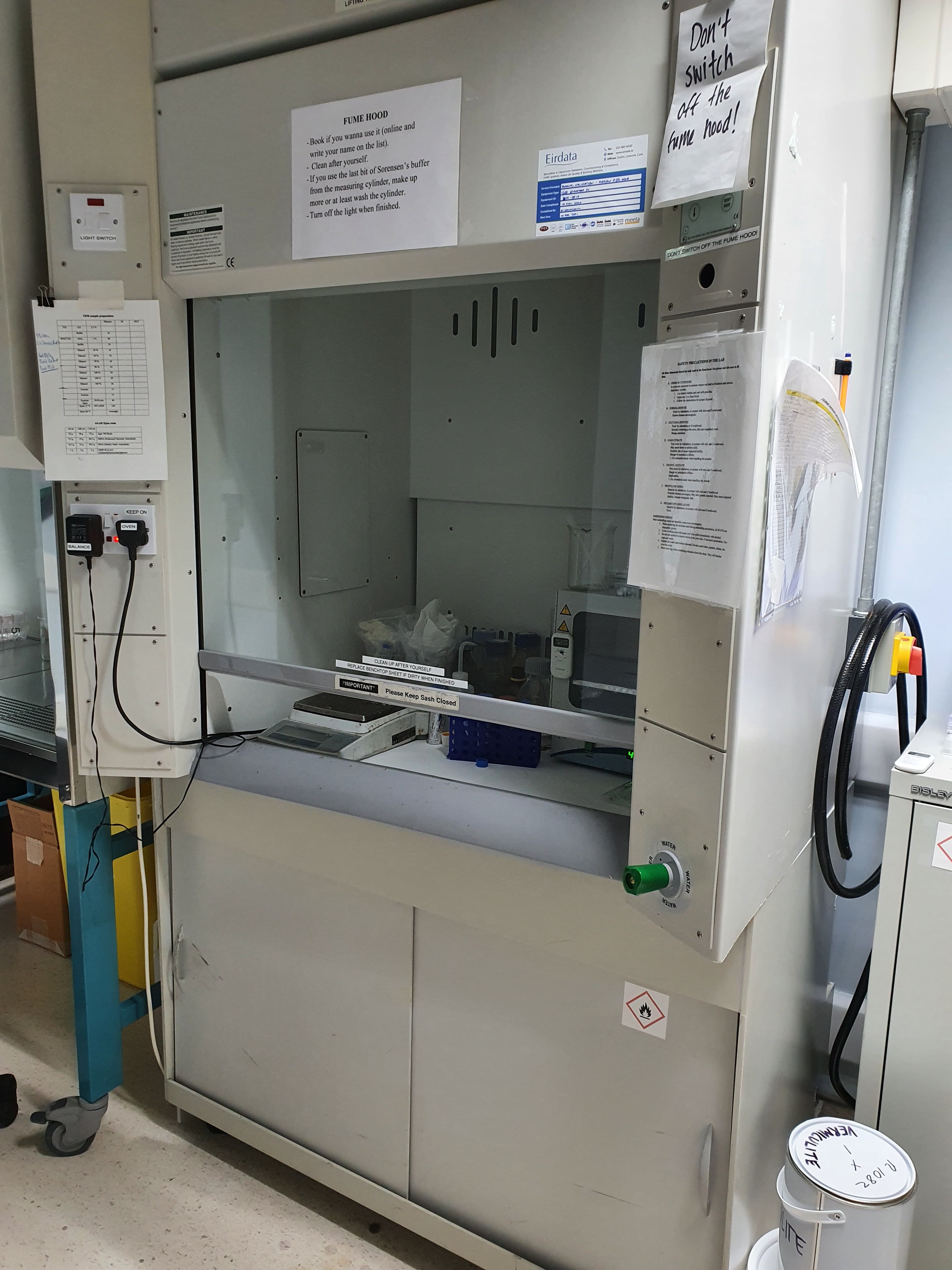 Fume hood